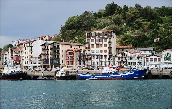 Cuatro museos imperdibles en San Sebastián - El puerto de Pasaia es un emblema de la pesca vasca