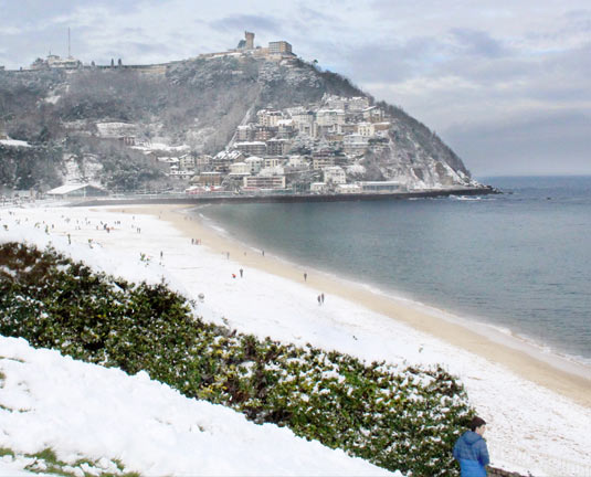 Disfrutar de los paisajes invernales que nos regala esta ciudad. - Hotel K10